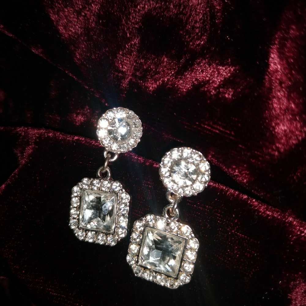 🎉5 For $10🎉Sparkling earrings
